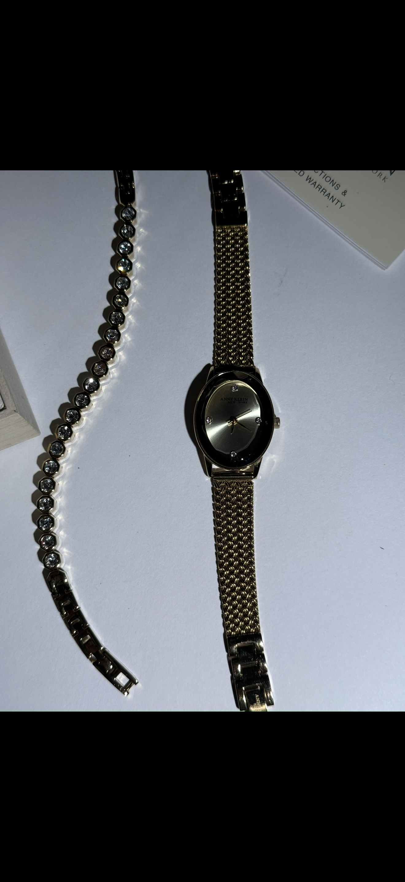 Anne Klein New York Crystal Accented Women's Watch and Bracelet Set, 24 x 35mm

Details
Brand: Anne Klein New York;
Model #: 12/7786GPST;
Case Material: Alloy;
Case Thickness: 8.6 mm;
Case Diameter: 24 x 35 mm;
Movement: Quartz;
Used good condition