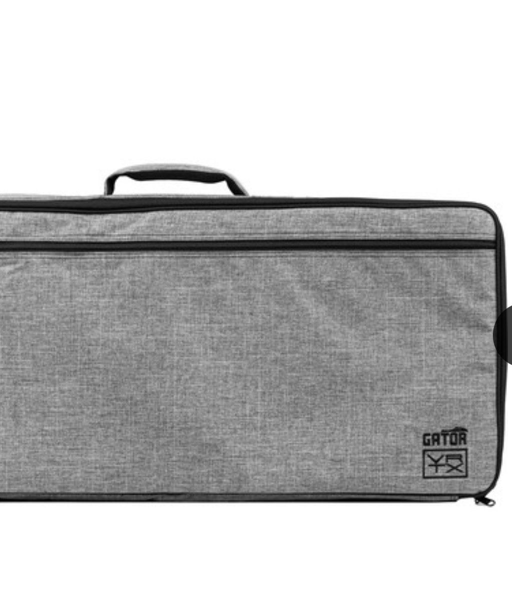 Gator Vertex Tour Elite Pedalboard and Riser with Bag (31 x 13")