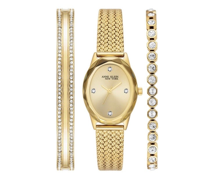 Anne Klein New York Crystal Accented Women's Watch and Bracelet Set, 24 x 35mm

Details
Brand: Anne Klein New York;
Model #: 12/7786GPST;
Case Material: Alloy;
Case Thickness: 8.6 mm;
Case Diameter: 24 x 35 mm;
Movement: Quartz;
Used good condition