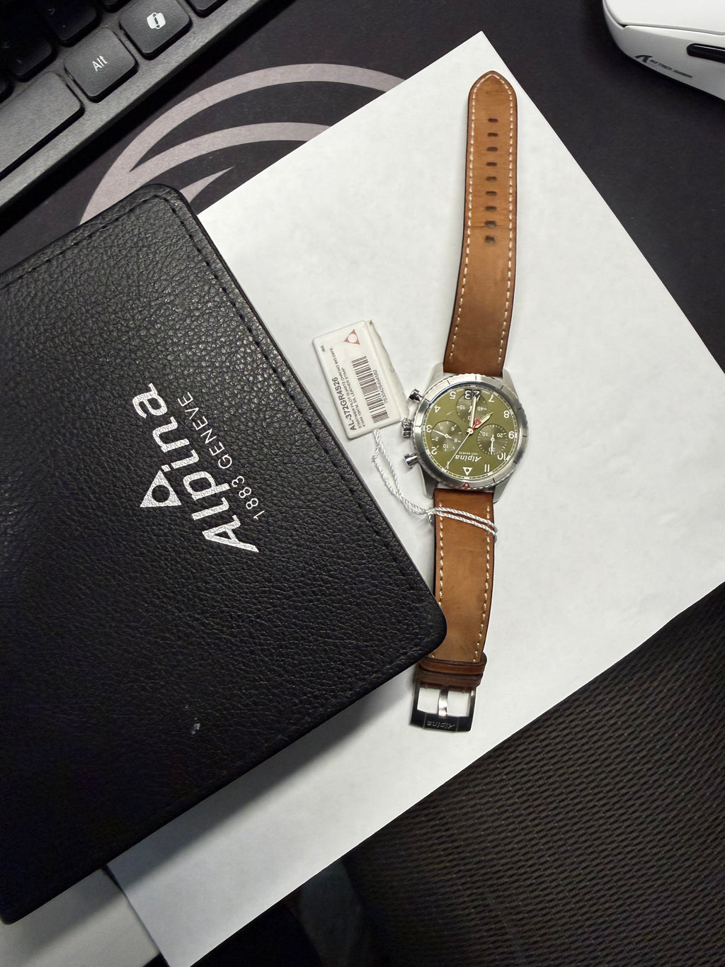 Pilot Quartz Chronograph Big Date
SKU: AL-372GR4S26 ALPINA MENS

With box and tag 

This Startimer Pilot Quartz Chronograph Big Date comes in a 41mm case with a calf leather strap and a quartz movement. The watch offers hours, minutes, seconds, big date a