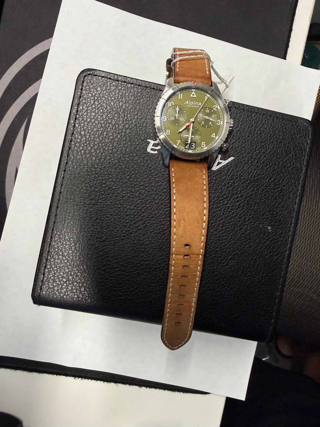 Pilot Quartz Chronograph Big Date
SKU: AL-372GR4S26 ALPINA MENS

With box and tag 

This Startimer Pilot Quartz Chronograph Big Date comes in a 41mm case with a calf leather strap and a quartz movement. The watch offers hours, minutes, seconds, big date a