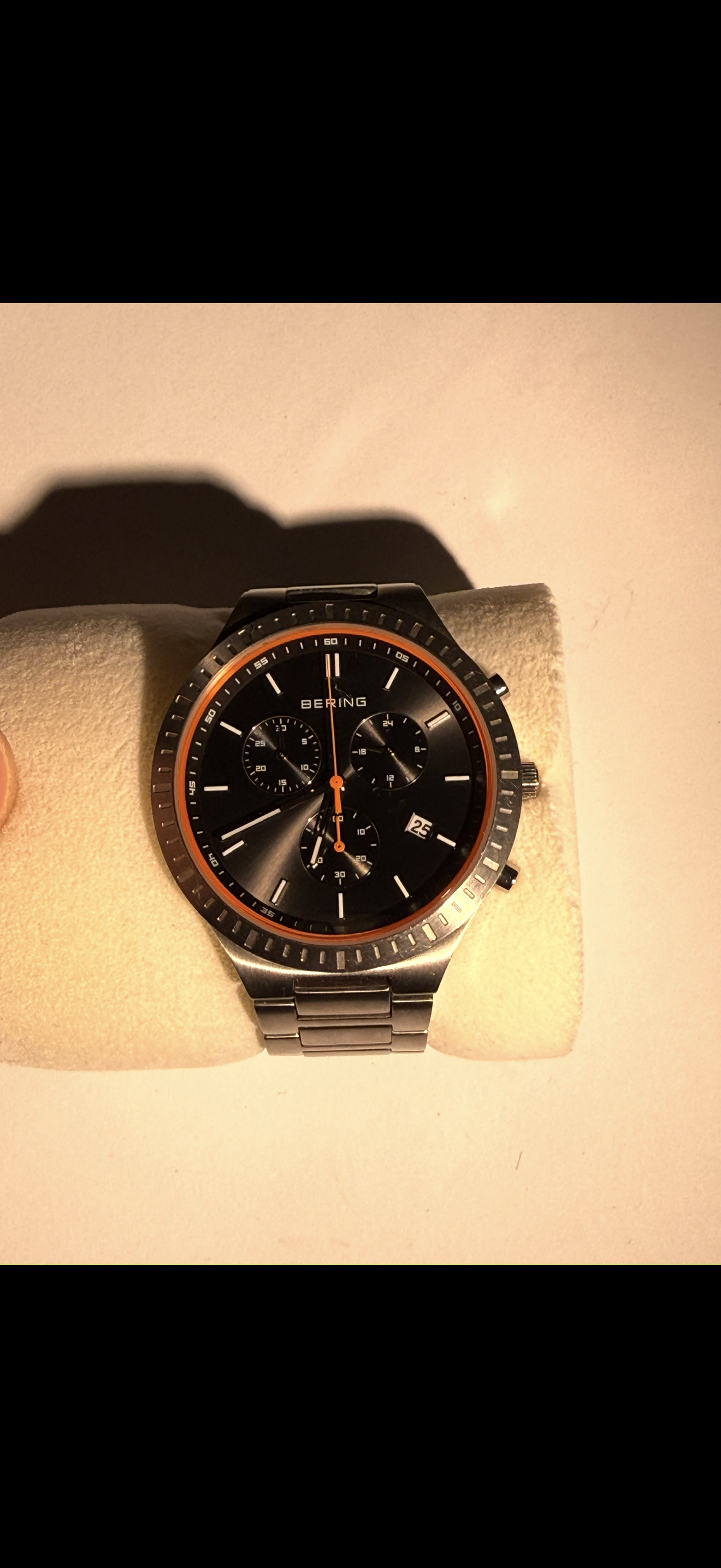 Titan Chrono | brushed silver | 11743-709
Used good condition 
Product information "Titan Chrono | brushed silver | 11743-709"
With this watch you go through thick and thin - Ultra light, extremely resistant,