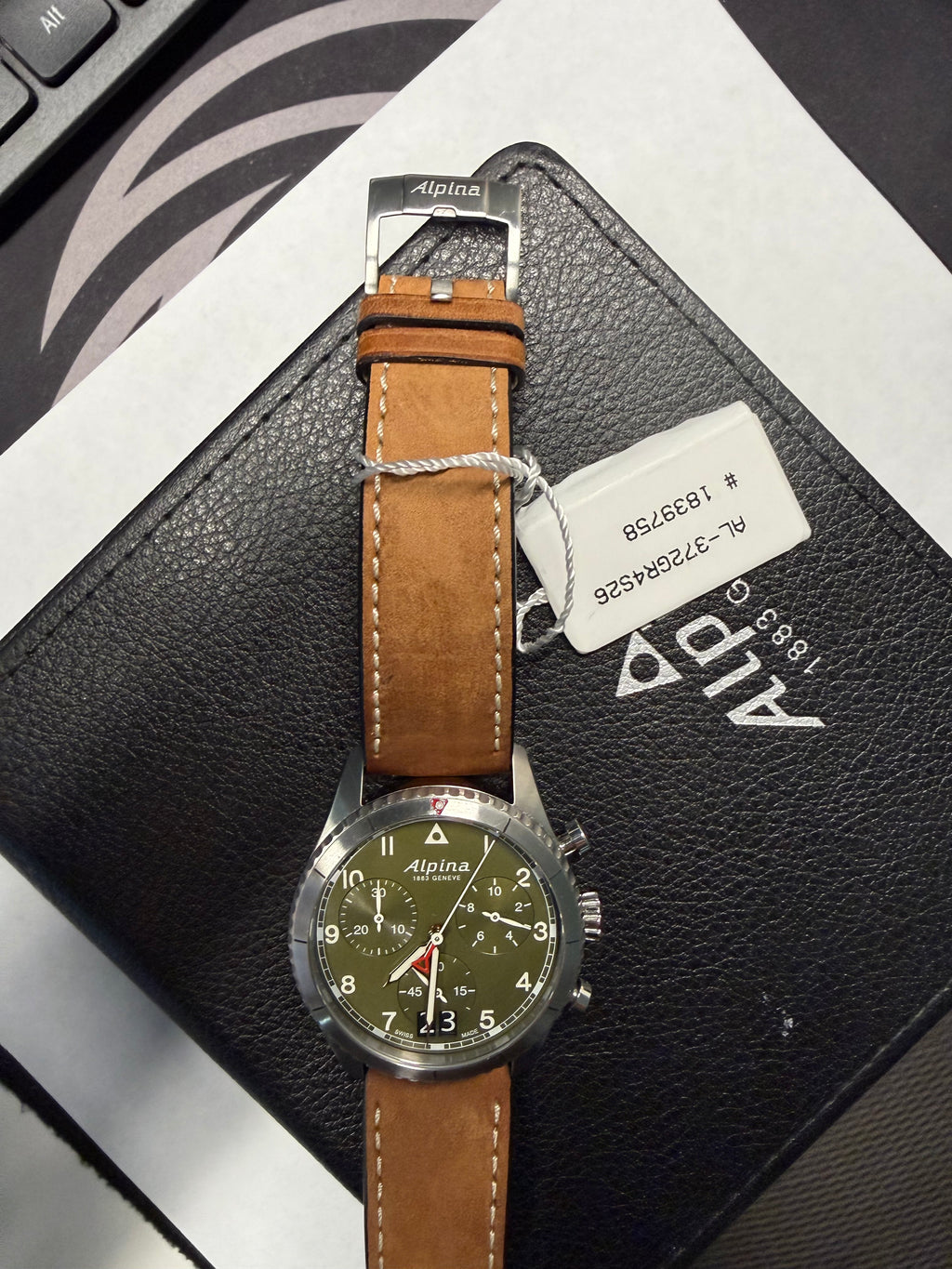 Pilot Quartz Chronograph Big Date
SKU: AL-372GR4S26 ALPINA MENS

With box and tag 

This Startimer Pilot Quartz Chronograph Big Date comes in a 41mm case with a calf leather strap and a quartz movement. The watch offers hours, minutes, seconds, big date a